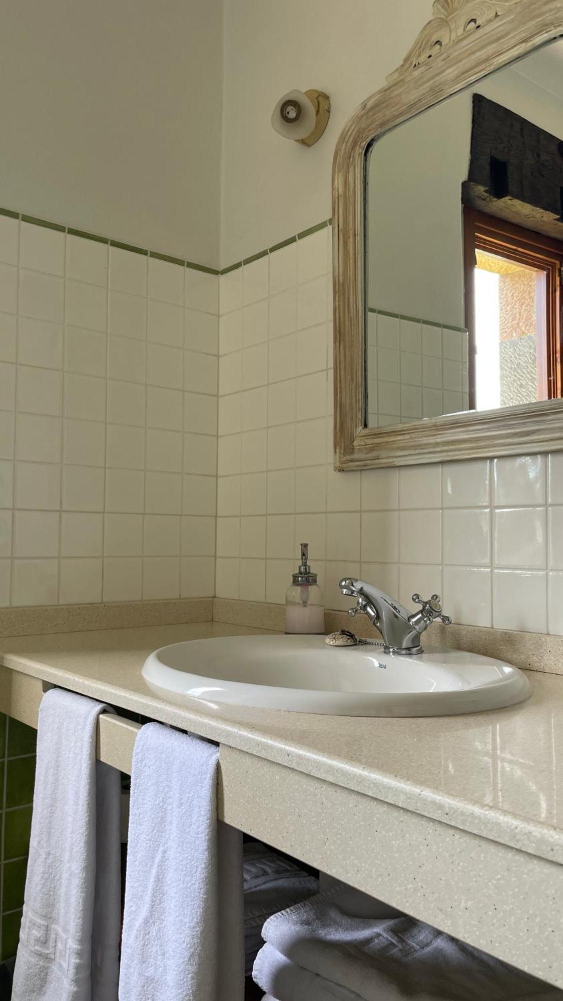 Apartamentos El Picoretu Mestas De Con Zewnętrze zdjęcie
