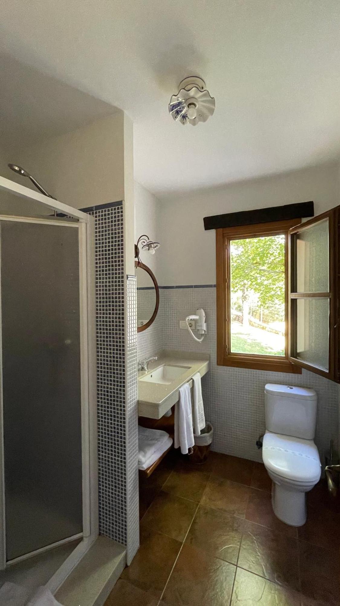 Apartamentos El Picoretu Mestas De Con Zewnętrze zdjęcie