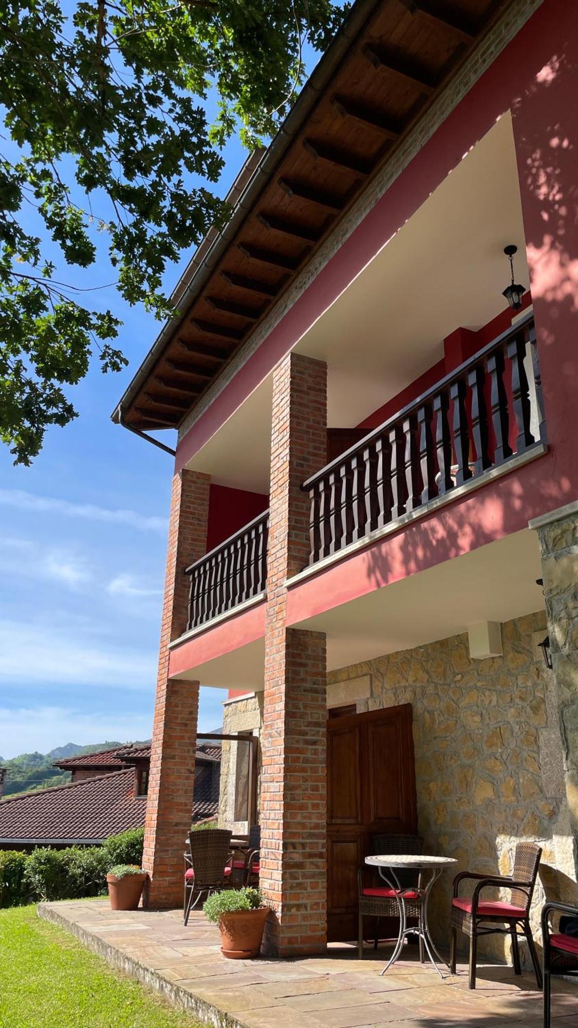 Apartamentos El Picoretu Mestas De Con Zewnętrze zdjęcie